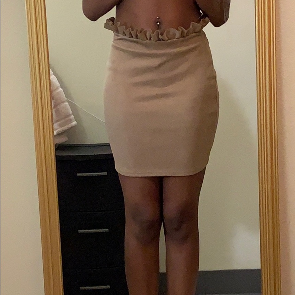 Boohoo Cream Bodycon Skirt💛